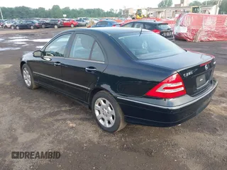 2006 Mercedes-Benz C 280 Luxury z VIN WDBRF92H56F778764, wystawiony jako IAAI lot #42759400 z przebiegiem 136 543 mil mil oraz . Historia ofert i sprzedaży dostępna na DreamBid. Obrazek 3.