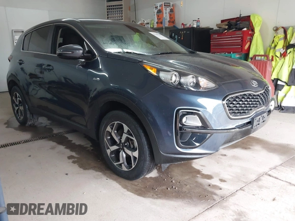 2020 Kia Sportage LX with VIN KNDPMCAC0L7761684, listed as a IAAI auction lot 41148380 with 39,265 mi miles. Bid and sale history available at carsss.com. Image 1.