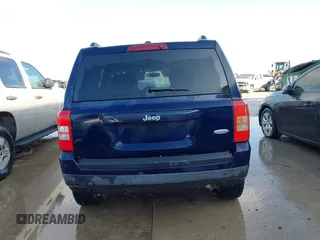2016 Jeep Patriot Latitude z VIN 1C4NJPFA8GD615264, wystawiony jako IAAI lot #42422580 z przebiegiem 80 867 mil mil oraz . Historia ofert i sprzedaży dostępna na DreamBid. Obrazek 16.