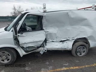 2004 Chevrolet Astro Cargo Van with VIN 1GCDM19X44B123208, listed as a IAAI auction lot 41200783 with 203,221 mi miles. Bid and sale history available at carsss.com. Image 6.