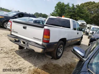 2001 Chevrolet Silverado 1500 LS with VIN 2GCEC19V111119845, listed as a Copart auction lot 58700484 with 0 mi miles and Non Repairable. Bid and sale history available at carsss.com. Image 3.