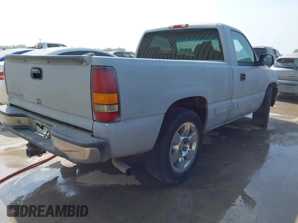 2004 Chevrolet Silverado 1500 LS with VIN 1GCEC14T24Z215856, listed as a IAAI auction lot 41840514 with 137,747 mi miles. Bid and sale history available at carsss.com. Image 4.