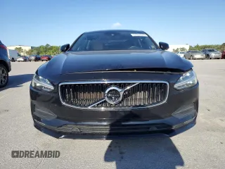 2018 Volvo S90 Momentum z VIN LVY982AK3JP034995, wystawiony jako Copart lot #51931515 z przebiegiem 69 268 mil mil oraz Tytuł czysty. Historia ofert i sprzedaży dostępna na DreamBid. Obrazek 5.