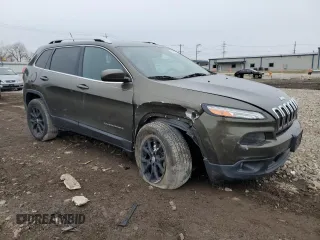 2015 Jeep Cherokee Latitude z VIN 1C4PJMCS7FW515406, wystawiony jako Copart lot #52331155 z przebiegiem 129 815 mil mil oraz Szkoda całkowita • Salvage title. Historia ofert i sprzedaży dostępna na DreamBid. Obrazek 4.
