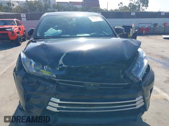 2018 Toyota Highlander LE with VIN 5TDZZRFH3JS252287, listed as a IAAI auction lot 42216207 with 104,340 mi miles and . Bid and sale history available at DreamBid. Image 6.