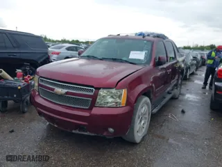 2008 Chevrolet Avalanche LT w/3LT with VIN 3GNEC12008G113297, listed as a IAAI auction lot 41849301 with 249,827 mi miles. Bid and sale history available at carsss.com. Image 2.