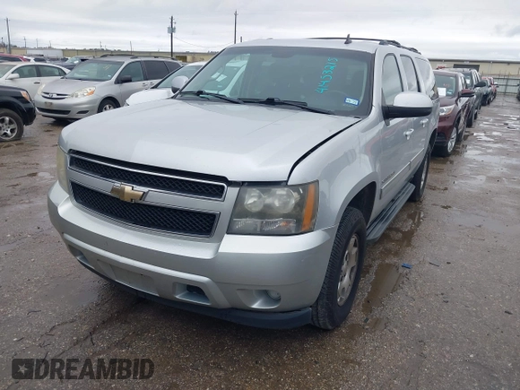 2011 Chevrolet Suburban LS with VIN 1GNSCHE06BR188407, listed as a IAAI auction lot 41453215 with 232,667 mi miles. Bid and sale history available at carsss.com. Image 17.