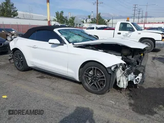 2020 Ford Mustang EcoBoost z VIN 1FATP8UH0L5134222, wystawiony jako IAAI lot #41477417 z przebiegiem 40 698 mil mil oraz . Historia ofert i sprzedaży dostępna na DreamBid. Obrazek 1.