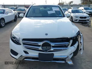 2019 Mercedes-Benz GLC 300 z VIN WDC0G4KB0KV154015, wystawiony jako IAAI lot #41049218 z przebiegiem 38 473 mil mil oraz . Historia ofert i sprzedaży dostępna na DreamBid. Obrazek 13.