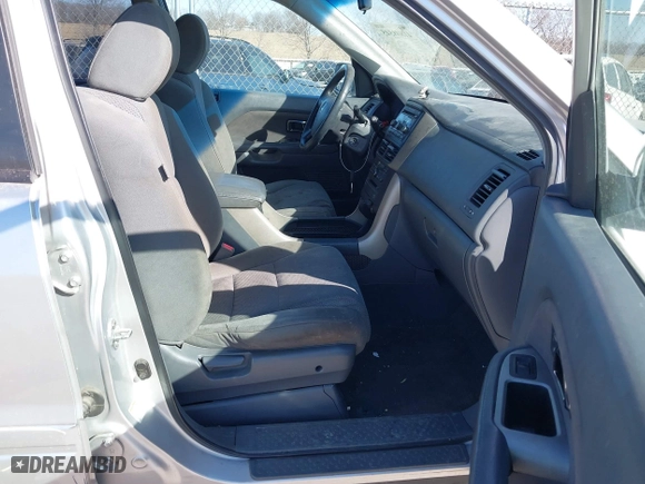 2008 Honda Pilot SE with VIN 5FNYF28398B002015, listed as a IAAI auction lot 41808545 with 286,622 mi miles. Bid and sale history available at carsss.com. Image 5.