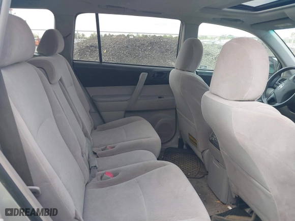 2008 Toyota Highlander with VIN JTEDS41A182058737, listed as a IAAI auction lot 41932660 with 260,512 mi miles. Bid and sale history available at carsss.com. Image 8.