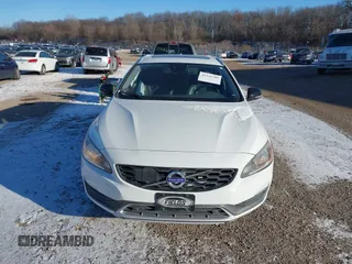 2016 Volvo V60 Cross Country T5 with VIN YV4612HK2G1015724, listed as a IAAI auction lot 41326704 with 108,360 mi miles. Bid and sale history available at carsss.com. Image 12.