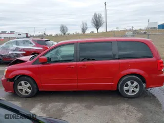 2012 Dodge Grand Caravan SXT with VIN 2C4RDGCG3CR408077, listed as a IAAI auction lot 41532827 with 170,716 mi miles. Bid and sale history available at carsss.com. Image 14.
