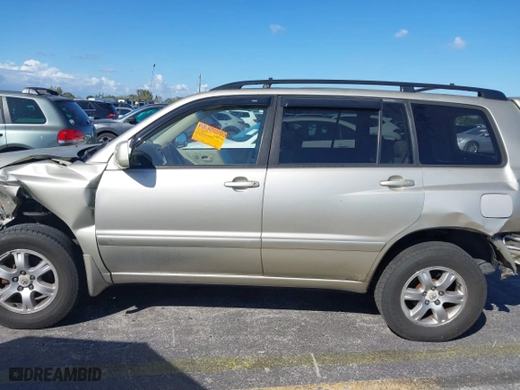 2002 Toyota Highlander with VIN JTEGF21A120071643, listed as a IAAI auction lot 41593796 with 157,608 mi miles. Bid and sale history available at carsss.com. Image 13.