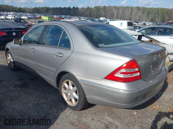 2003 Mercedes-Benz C 320 с VIN WDBRF64J83F430290, выставлен на аукционе IAAI как лот 41216402 с пробегом 181 558 миль миль и . История ставок и продаж доступна на DreamBid. Изображение 3.