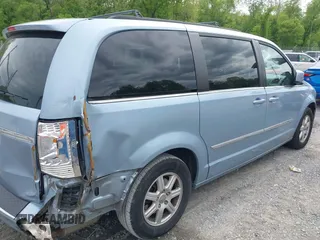 2013 Chrysler Town & Country Touring with VIN 2C4RC1BG6DR526577, listed as a IAAI auction lot 42204456 with 179,696 mi miles and . Bid and sale history available at DreamBid. Image 4.