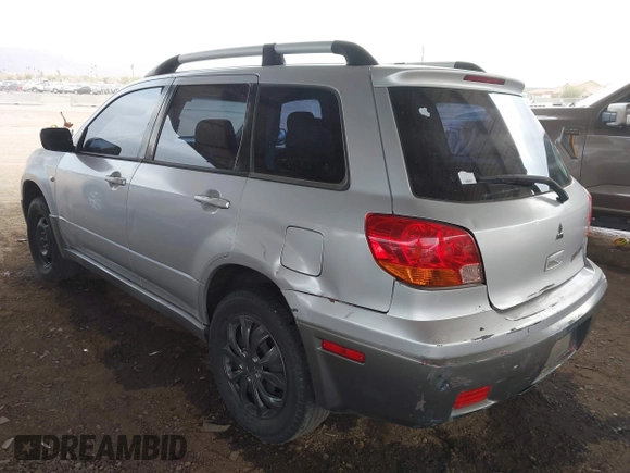 2003 Mitsubishi Outlander LS with VIN JA4LX31G33U120467, listed as a IAAI auction lot 41576333 with 185,576 mi miles. Bid and sale history available at carsss.com. Image 3.