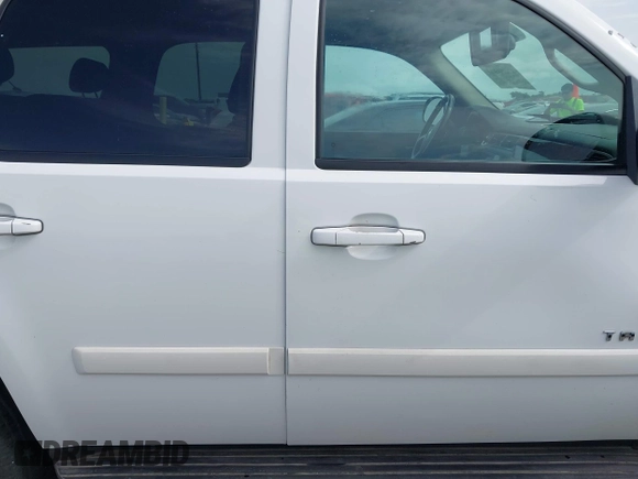 2008 Chevrolet Tahoe 1LT с VIN 1GNFC13018R133979, выставлен на аукционе IAAI как лот 42608904 с пробегом 261 711 миль миль и . История ставок и продаж доступна на DreamBid. Изображение 13.