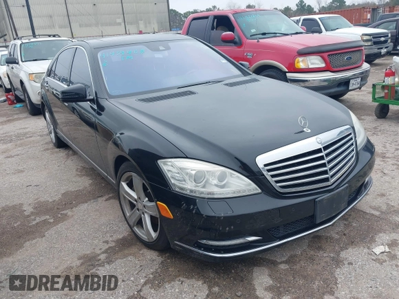 2011 Mercedes-Benz S-Class S 550 with VIN WDDNG7BB1BA362219, listed as a IAAI auction lot 41439408 with 165,076 mi miles. Bid and sale history available at carsss.com. Image 1.