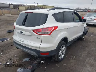 2014 Ford Escape SE with VIN 1FMCU0GX6EUE38280, listed as a IAAI auction lot 41867267 with 152,271 mi miles. Bid and sale history available at carsss.com. Image 4.