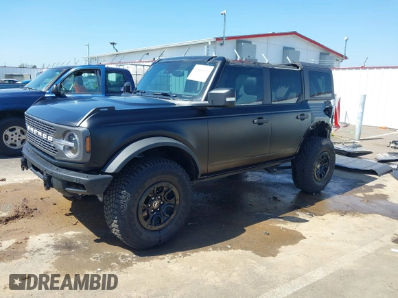 2024 Ford Bronco Badlands z VIN 1FMEE9BP8RLA95212, wystawiony jako IAAI lot #42030643 z przebiegiem 4 689 mil mil oraz . Historia ofert i sprzedaży dostępna na DreamBid. Obrazek 19.