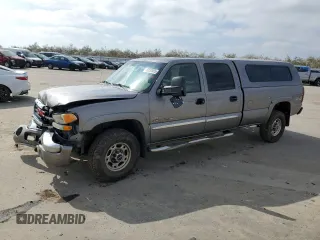 2007 GMC Sierra 2500HD Classic SLT with VIN 1GTHK23D17F116726, listed as a Copart auction lot 46932455 with 204,673 mi miles and Salvage Title. Bid and sale history available at carsss.com. Image 1.