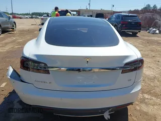 2013 Tesla Model S z VIN 5YJSA1CN6DFP21076, wystawiony jako IAAI lot #41984834 z przebiegiem 154 662 mil mil oraz . Historia ofert i sprzedaży dostępna na DreamBid. Obrazek 16.