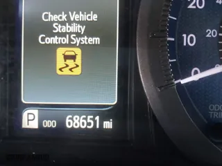 2019 Toyota Sienna XLE with VIN 5TDDZ3DC1KS224861, listed as a IAAI auction lot 42093799 with 68,651 mi miles. Bid and sale history available at carsss.com. Image 15.