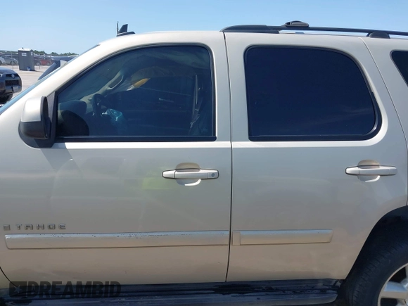 2008 Chevrolet Tahoe 1LT z VIN 1GNFC13008R125999, wystawiony jako IAAI lot #42315423 z przebiegiem 208 200 mil mil oraz . Historia ofert i sprzedaży dostępna na DreamBid. Obrazek 15.