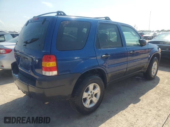 2007 Ford Escape XLT with VIN 1FMYU03117KC07213, listed as a Copart auction lot 75800064 with 0 mi miles and Non Repairable. Bid and sale history available at carsss.com. Image 3.