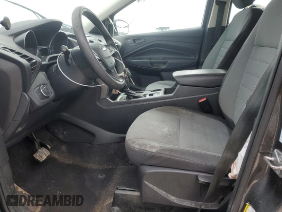 2018 Ford Escape S z VIN 1FMCU0F75JUD28557, wystawiony jako Copart lot #47191165 z przebiegiem 154 597 mil mil oraz Czysty tytuł • Clean title. Historia ofert i sprzedaży dostępna na DreamBid. Obrazek 7.