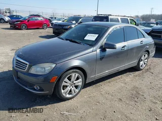 2010 Mercedes-Benz C 300 Sport z VIN WDDGF8BB4AF468327, wystawiony jako IAAI lot #41793361 z przebiegiem 171 346 mil mil oraz . Historia ofert i sprzedaży dostępna na DreamBid. Obrazek 2.
