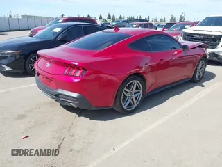 2024 Ford Mustang EcoBoost z VIN 1FA6P8TH2R5137890, wystawiony jako IAAI lot #41825638 z przebiegiem 6 144 mil mil oraz . Historia ofert i sprzedaży dostępna na DreamBid. Obrazek 4.