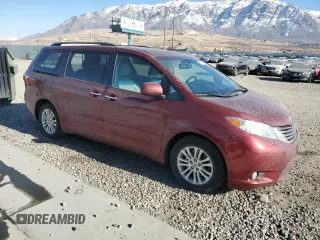 2016 Toyota Sienna XLE with VIN 5TDYK3DC9GS755500, listed as a Copart auction lot 42831485 with 60,890 mi miles and Salvage Title. Bid and sale history available at carsss.com. Image 4.