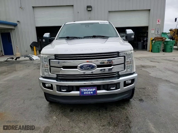 2017 Ford Super Duty F-250 SRW Lariat with VIN 1FT7W2BT8HEE15789, listed as a Copart auction lot 52038045 with 185,457 mi miles and Salvage Title. Bid and sale history available at carsss.com. Image 14.