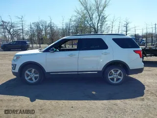 2017 Ford Explorer XLT with VIN 1FM5K8DH3HGA53417, listed as a IAAI auction lot 41997019 with 155,139 mi miles. Bid and sale history available at carsss.com. Image 14.