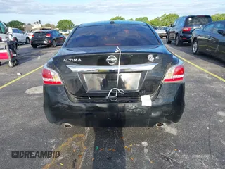 2015 Nissan Altima 2.5 S with VIN 1N4AL3AP9FN918503, listed as a IAAI auction lot 41997883 with 111,336 mi miles. Bid and sale history available at carsss.com. Image 16.