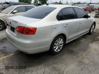 2011 Volkswagen Jetta SE with VIN 3VWDZ7AJXBM379724, listed as a Copart auction lot 62309775 with 138,164 mi miles and Clean title. Bid and sale history available at DreamBid. Image 3.