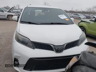 2018 Toyota Sienna SE with VIN 5TDXZ3DC3JS910458, listed as a IAAI auction lot 40980174 with 133,139 mi miles and . Bid and sale history available at DreamBid. Image 12.
