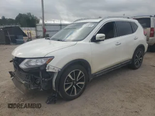 2020 Nissan Rogue S z VIN 5N1AT2MT8LC770909, wystawiony jako Copart lot #57028015 z przebiegiem 180 493 mil mil oraz Szkoda całkowita • Salvage title. Historia ofert i sprzedaży dostępna na DreamBid. Obrazek 1.
