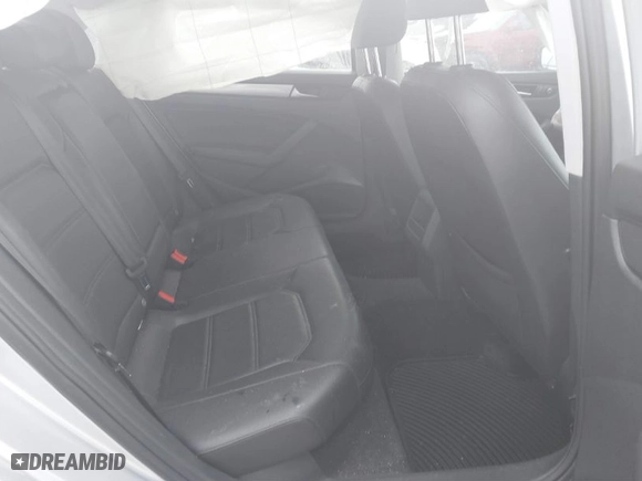 2015 Volkswagen Passat 1.8T Limited Edition with VIN 1VWAT7A38FC033801, listed as a IAAI auction lot 41415076 with 94,283 mi miles. Bid and sale history available at carsss.com. Image 8.