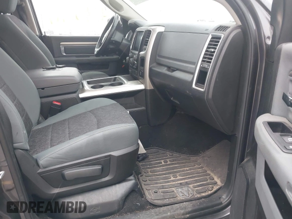 2016 Ram 1500 Outdoorsman z VIN 1C6RR7TM0GS388972, wystawiony jako IAAI lot #42403917 z przebiegiem 225 592 mil mil oraz . Historia ofert i sprzedaży dostępna na DreamBid. Obrazek 5.