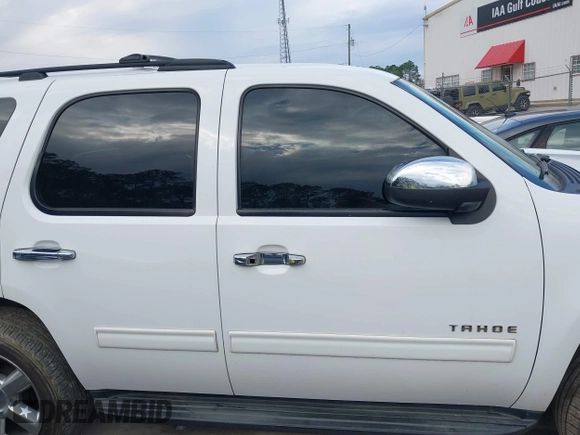 2013 Chevrolet Tahoe LT с VIN 1GNSCBE06DR210891, выставлен на аукционе IAAI как лот 40966533 с пробегом 133 725 миль миль и . История ставок и продаж доступна на DreamBid. Изображение 14.