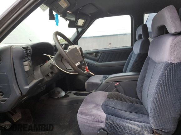 1996 GMC Sonoma SLS with VIN 1GTCS1941TK512832, listed as a Copart auction lot 41827605 with 95,878 mi miles and Salvage Title. Bid and sale history available at carsss.com. Image 7.