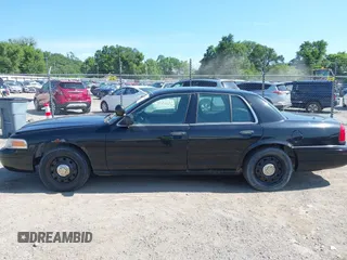2008 Ford Police Interceptor z VIN 2FAHP71V88X125929, wystawiony jako IAAI lot #42625963 z przebiegiem 97 155 mil mil oraz . Historia ofert i sprzedaży dostępna na DreamBid. Obrazek 14.
