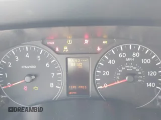 2018 Nissan NV Cargo S z VIN 1N6BF0KM9JN816925, wystawiony jako IAAI lot #41416712 z przebiegiem 93 130 mil mil oraz . Historia ofert i sprzedaży dostępna na DreamBid. Obrazek 7.