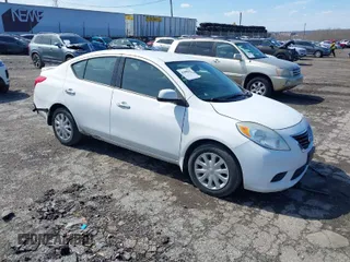2014 Nissan Versa S Plus with VIN 3N1CN7AP5EL808845, listed as a IAAI auction lot 41840152 with 113,965 mi miles. Bid and sale history available at carsss.com. Image 1.