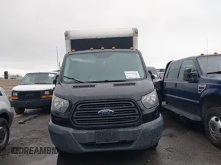 2017 Ford Transit z VIN 1FDBF9ZM4HKB18839, wystawiony jako IAAI lot #41619595 z przebiegiem 167 754 mil mil oraz . Historia ofert i sprzedaży dostępna na DreamBid. Obrazek 12.