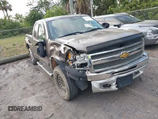 2013 Chevrolet Silverado 1500 LT with VIN 1GCRKSE70DZ202177, listed as a IAAI auction lot 41515775 with 189,671 mi miles and . Bid and sale history available at DreamBid. Image 1.