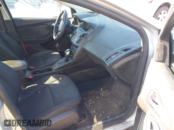 2016 Ford Focus SE with VIN 1FADP3F28GL389377, listed as a IAAI auction lot 42135996 with 172,278 mi miles. Bid and sale history available at carsss.com. Image 5.